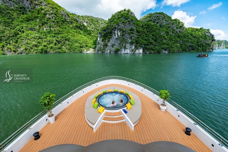 Jacuzzi Serenity Grandeur Cruises