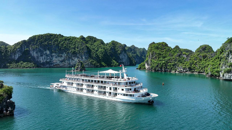 Paradise Grand Cruise - Lan Ha Bay - Halong Bay Cruise