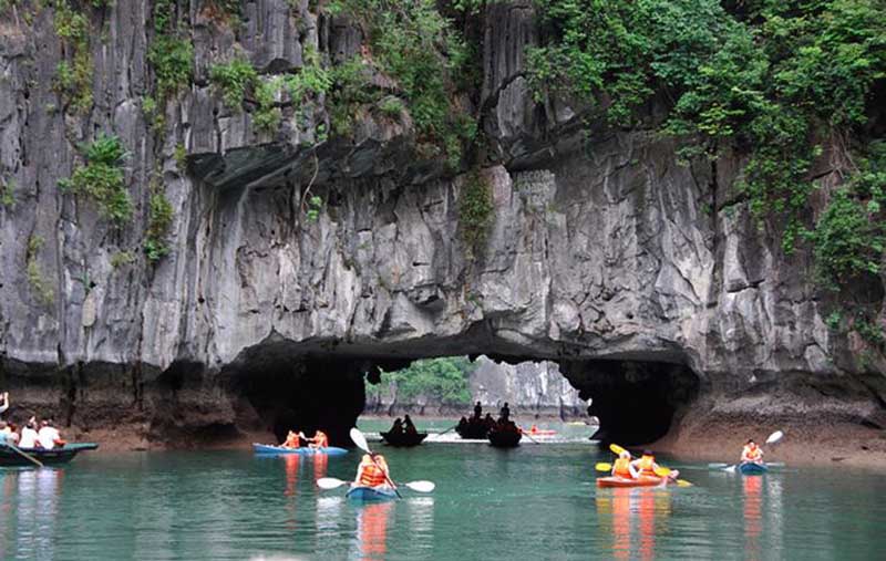 Kayaking Halong Bay