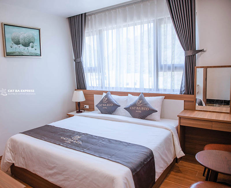 Hotel in Cat Ba Town