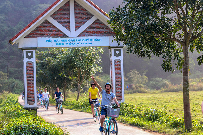 Cycling Viet Hai Village