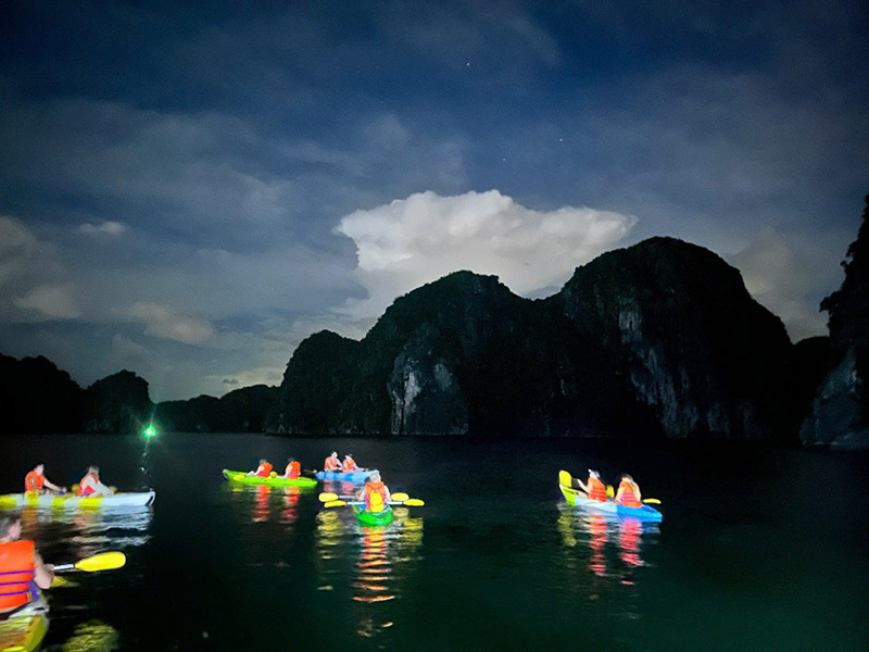 Night Kayaking Lan Ha Bay Night Kayaking Lan Ha Bay