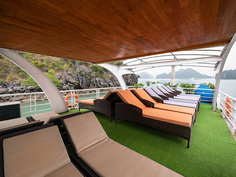 Sundeck Du thuyền Serenity Deluxe