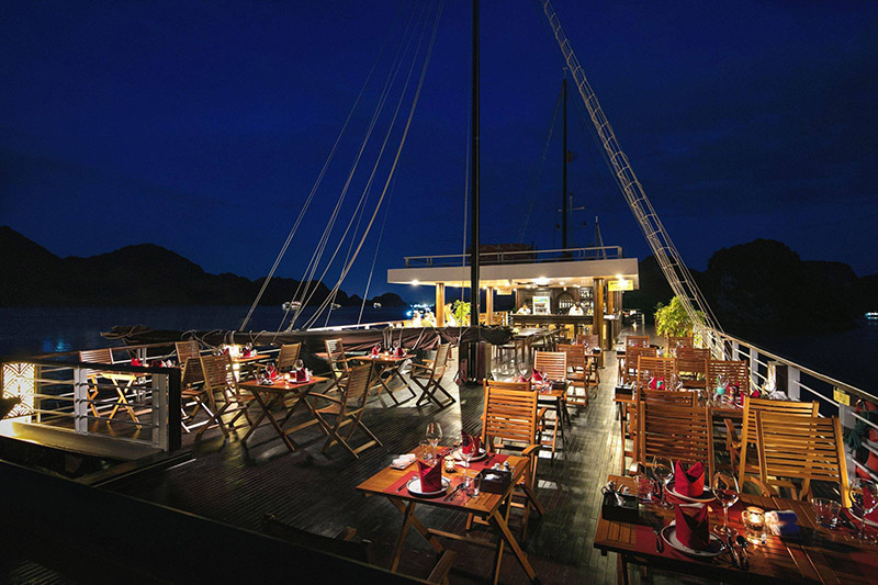 Sundeck bar Sundeck bar