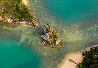 Halong Bay - Cat Ba Archipelago recognized as World Heritage by UNESCO