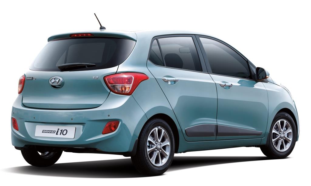 4-seat Car Noi Bai Airport Pick-up or See-off 1