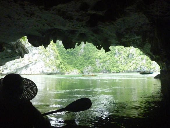 Explore Dark and Bright Cave