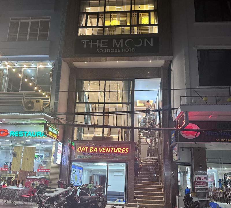 Khách sạn The Moon Cát Bà Hotel