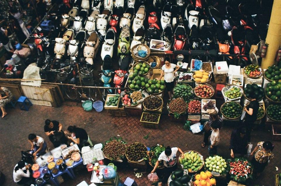 Cat Ba market