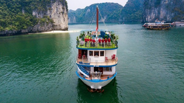 AZELA CRUISE - Cat Ba - Lan Ha Bay 2 days 1 night