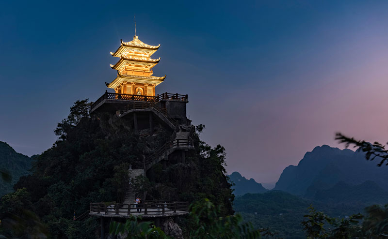 Tour du lịch Chùa Tam Chúc - Địa Tạng Phi Lai tự 1 ngày
