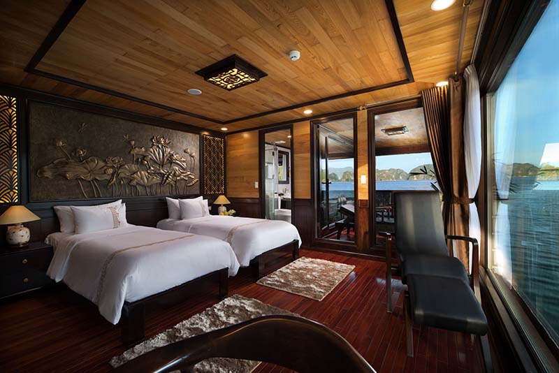 Perla Dawn Sails Lan Ba Bay Tour