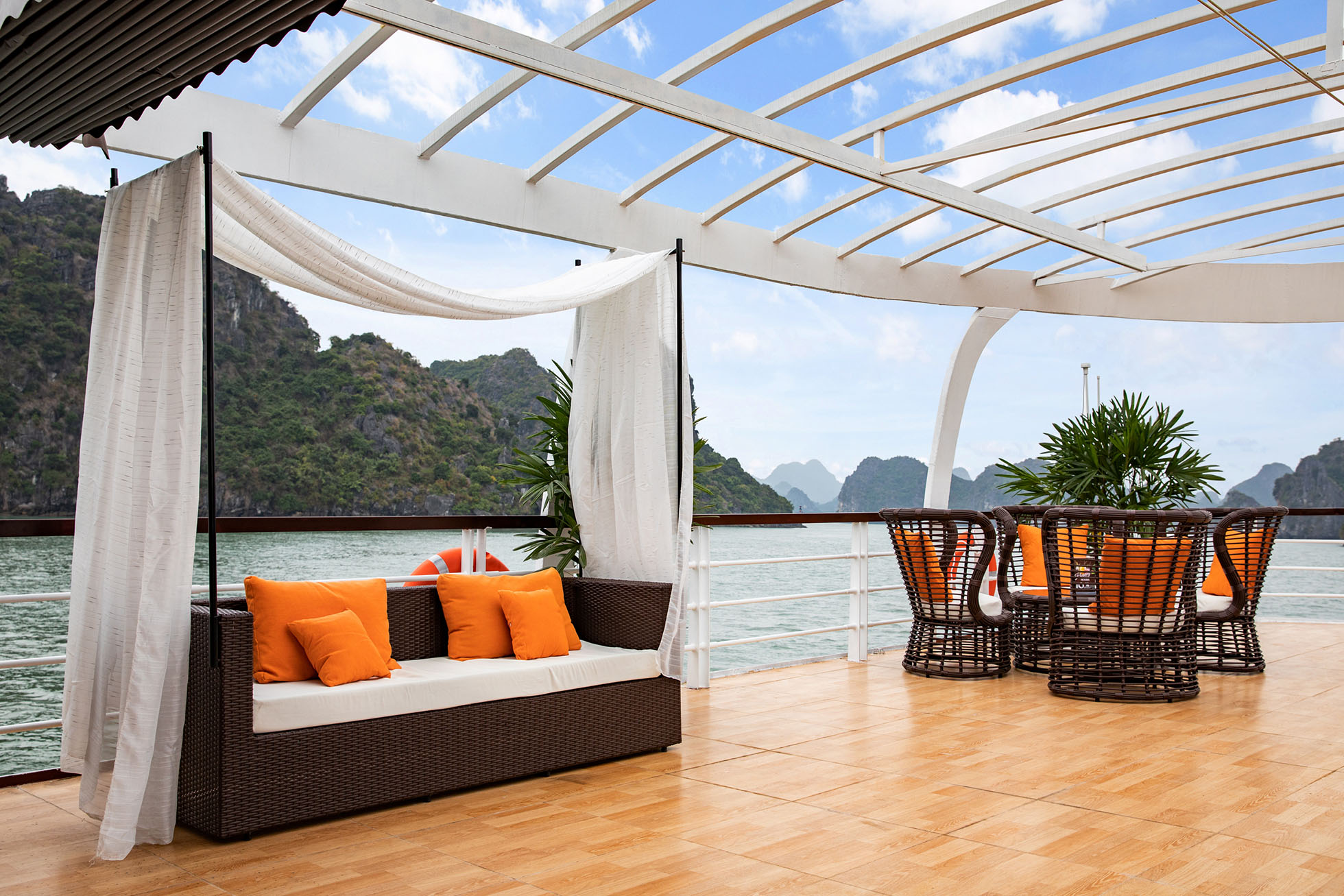 Halong Bay day tour from Hanoi by Cruises 11