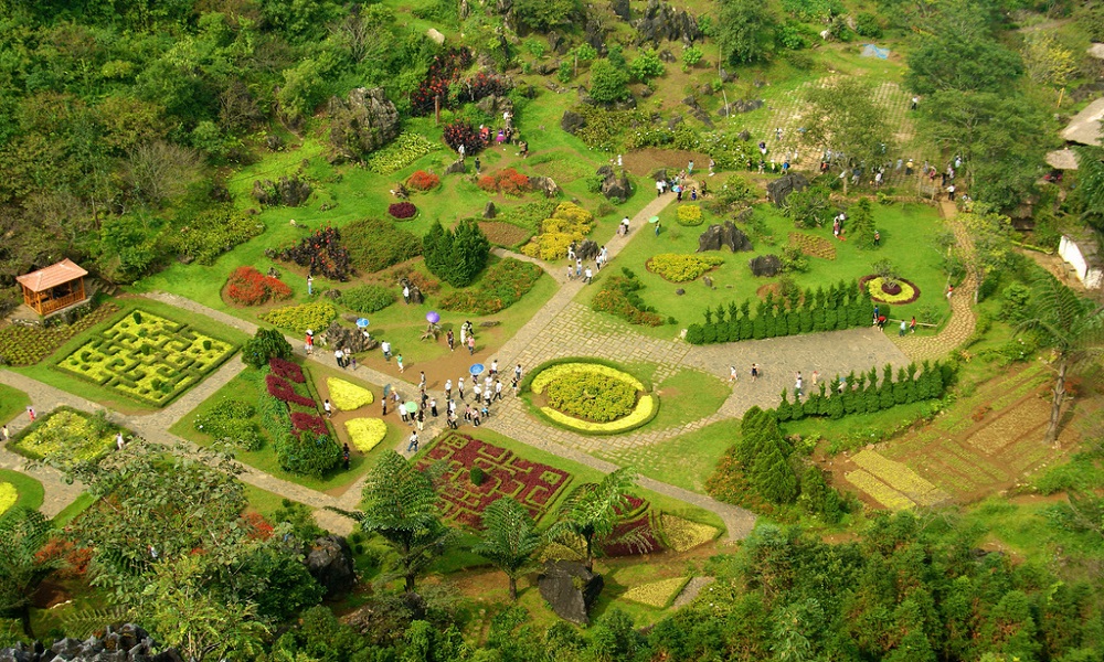 Sapa Tour 2 days 1 night by bus Cat Cat village Ham Rong-FanSipan 