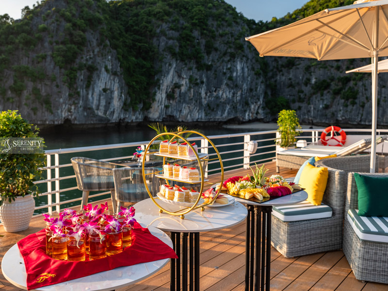 Tour du thuyền Serenity Explorer - Vịnh Lan Hạ 1 ngày