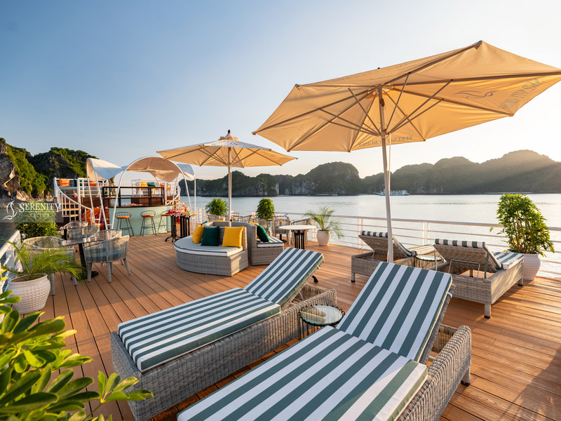 Tour du thuyền Serenity Explorer - Vịnh Lan Hạ 1 ngày