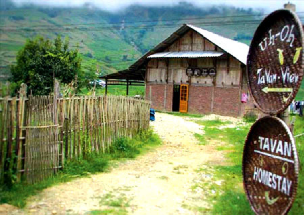 Easy trekking Lao Chai - Ta Van village with homestay