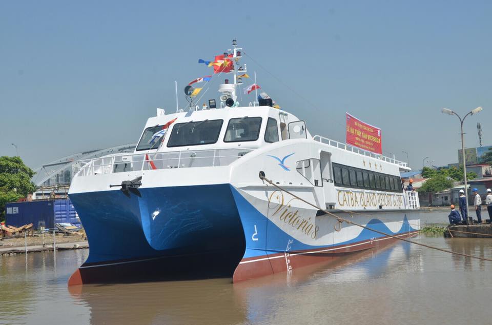 Speedboat from Dong Bai pier to Cat Ba island