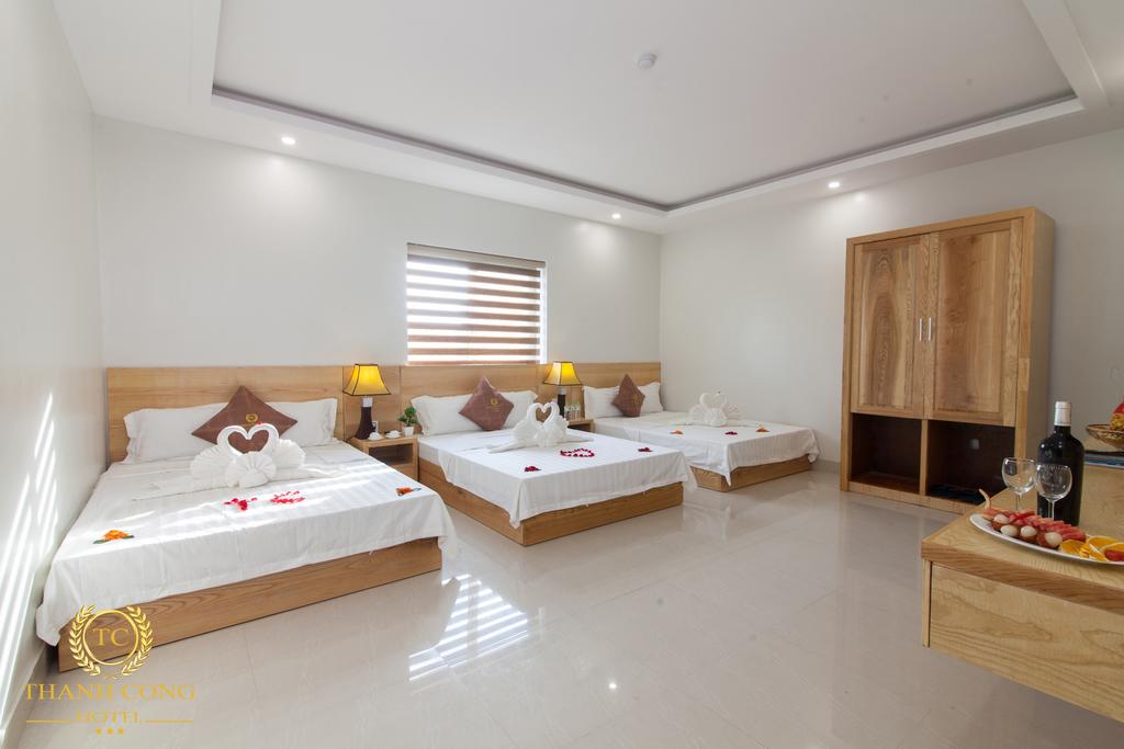 Phòng 3 giường Thành Công Hotel