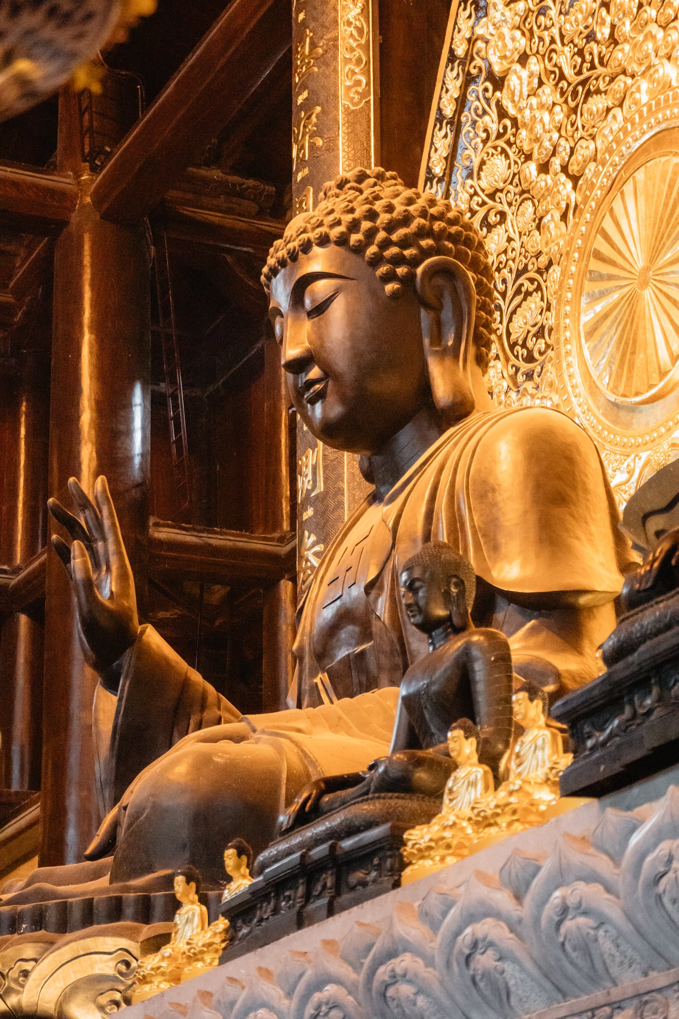 Một góc khác tại ban Tam Bảo