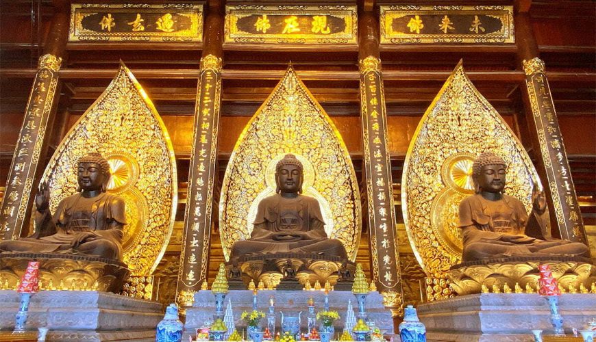 Ban Tam Bảo chùa Tam Chúc