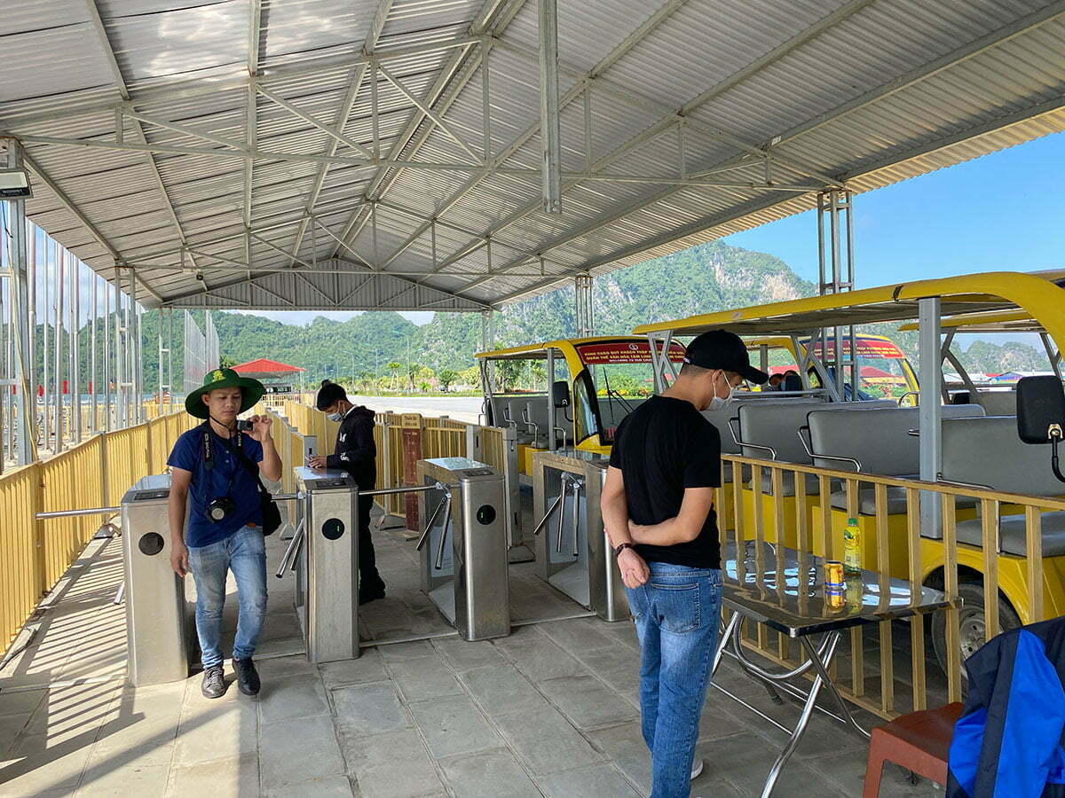 Xe điện Chùa Tam Chúc