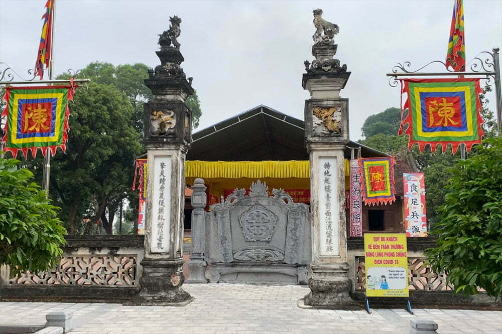 Bình Phong tại Đền Trần Thương Bình Phong tại Đền Trần Thương