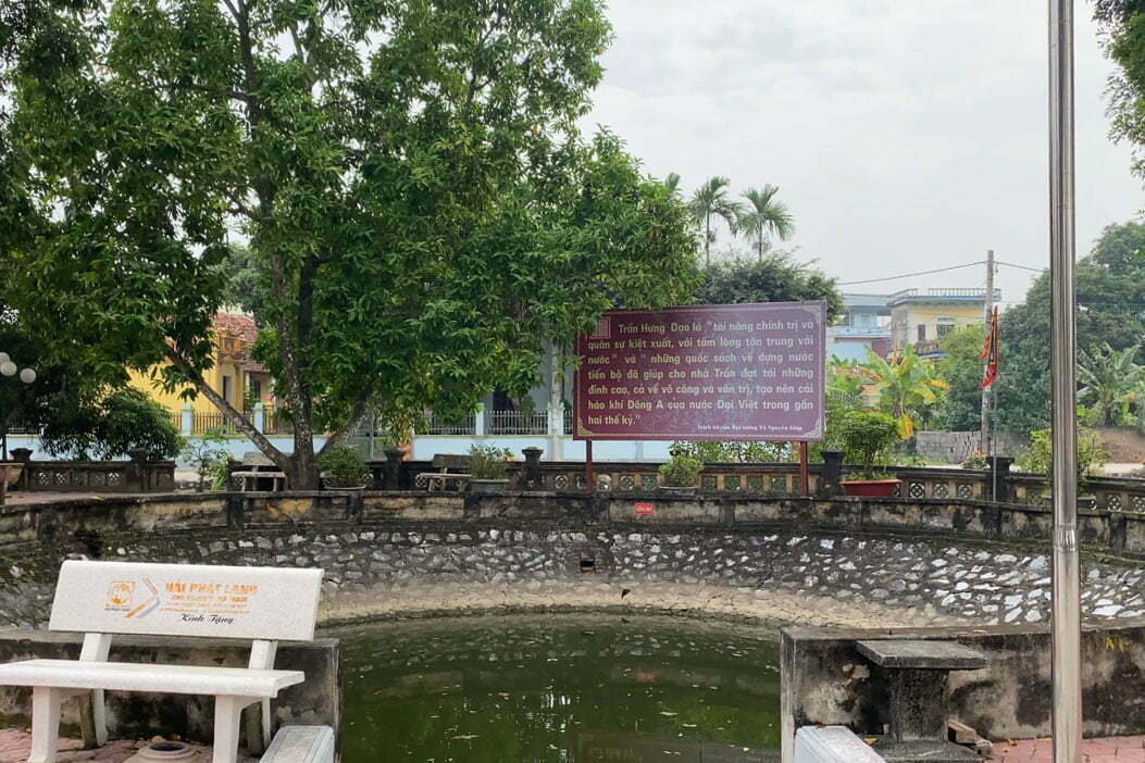 Giếng nước Đền Trần Thương Giếng nước Đền Trần Thương