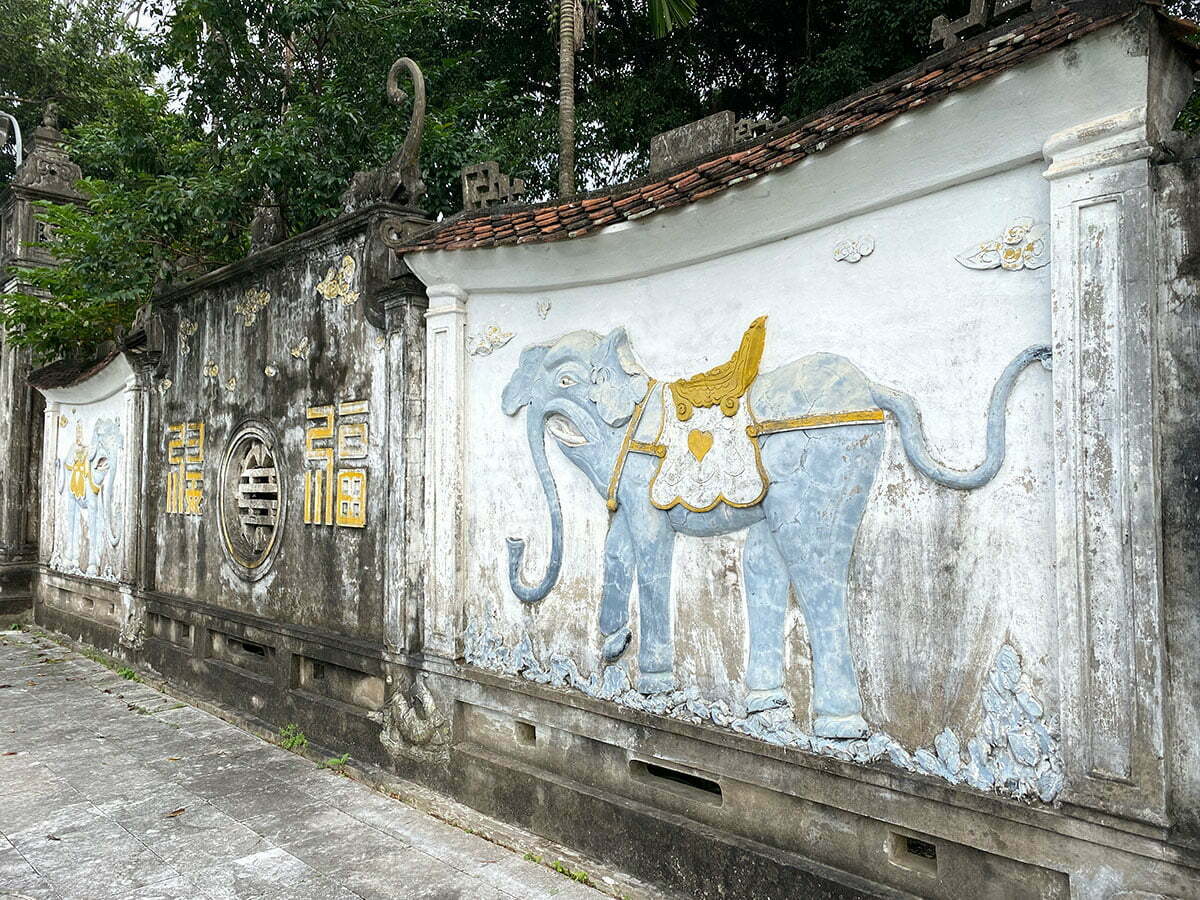 Tượng Voi tại Đền Trúc Hà Nam