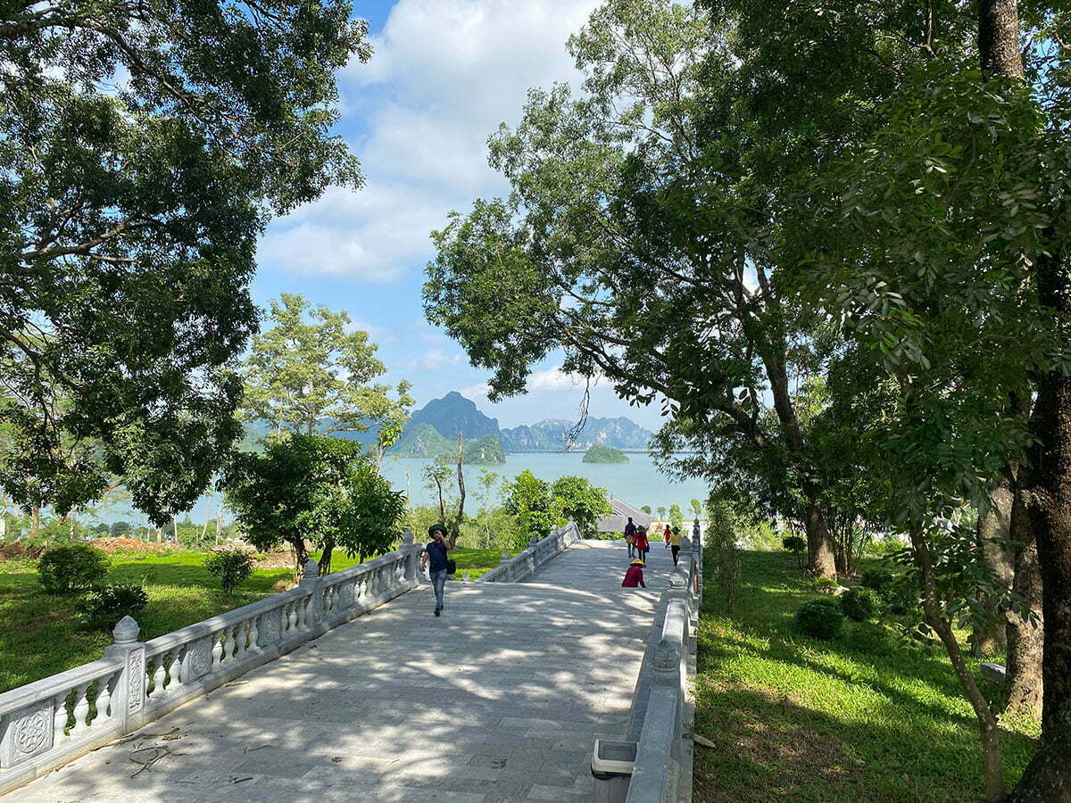 Đường lên Điện Giáo Chủ