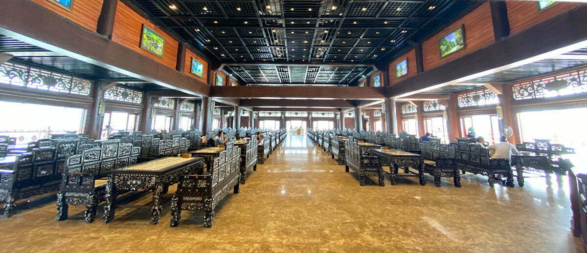 Toàn cảnh nhà hàng Thủy Đình