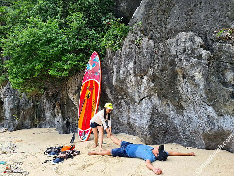 Chèo Sup ở Vịnh Lan Hạ