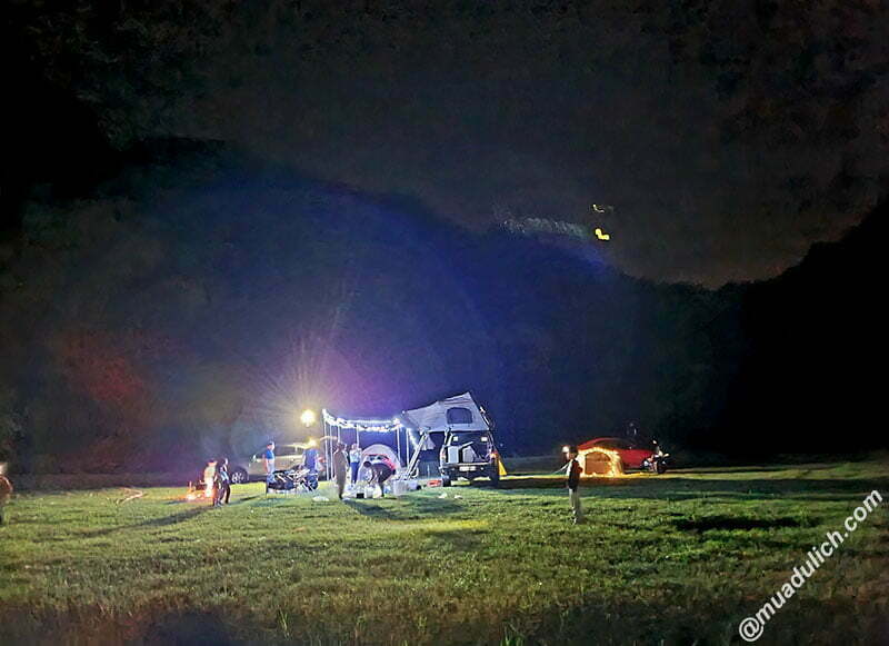 Cắm trại đêm tại xa Trân Châu