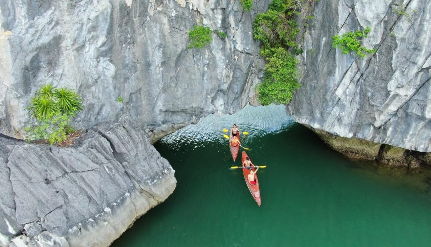 Chèo kayak Vịnh Lan Hạ