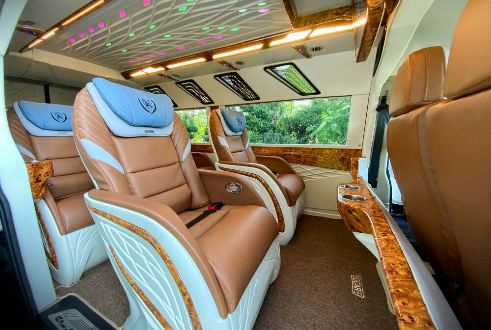 Hàng ghế VIP trên xe Dcar