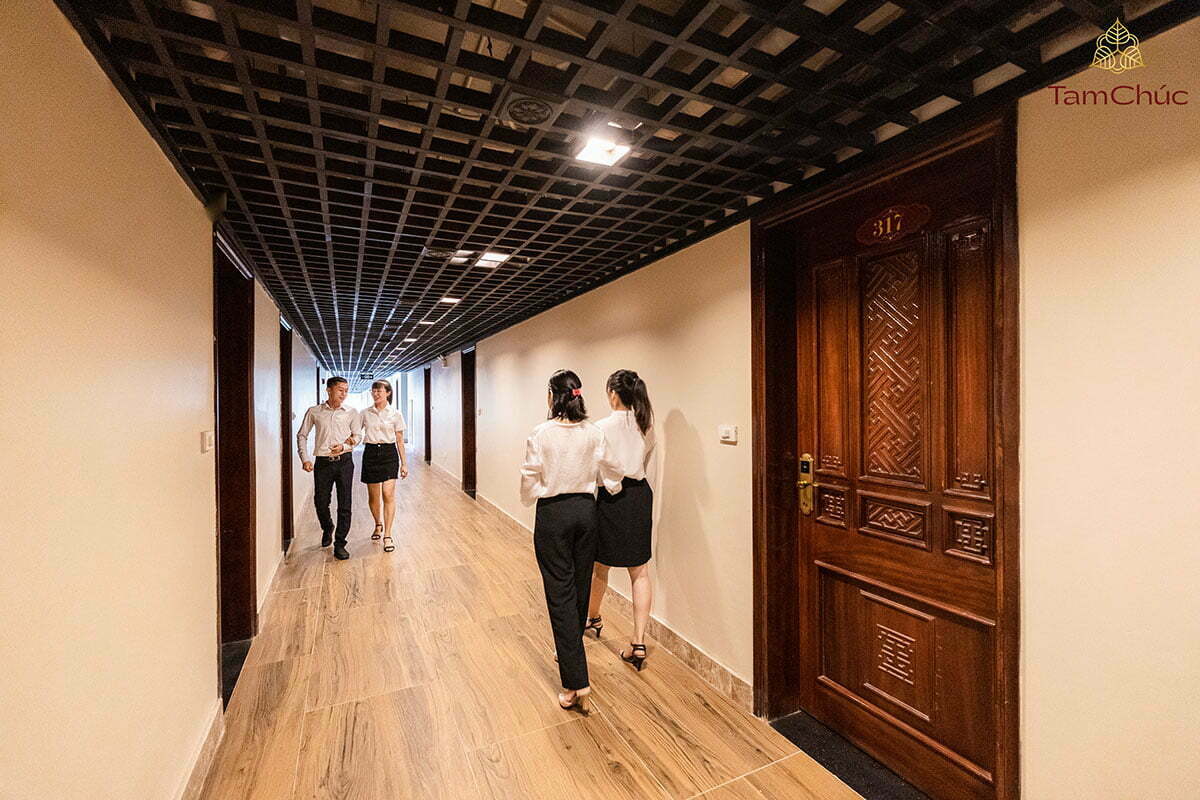 KHách xá tam chúc - nhận phòng