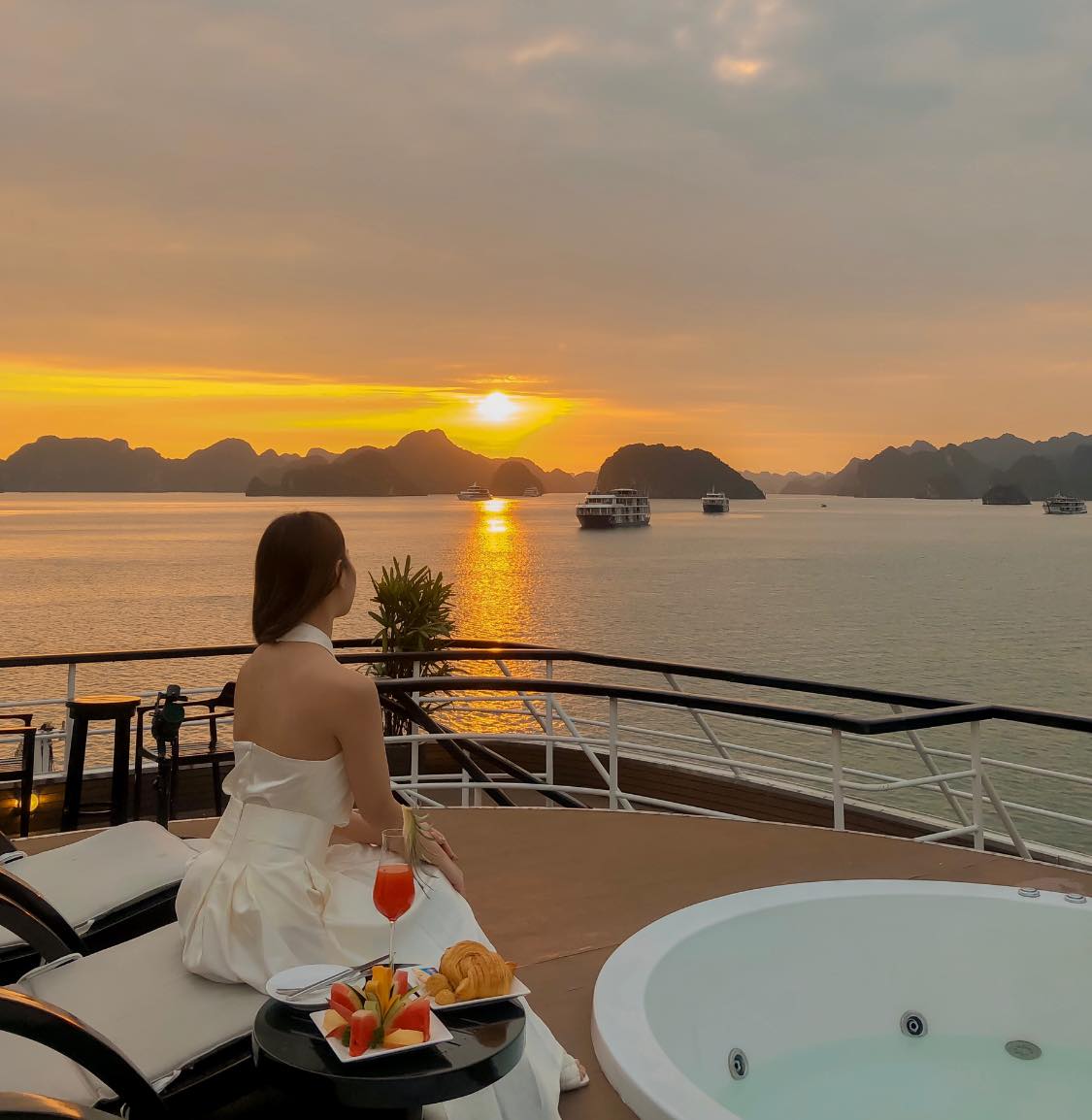 Review Du Thuyền Scarlet Pearl