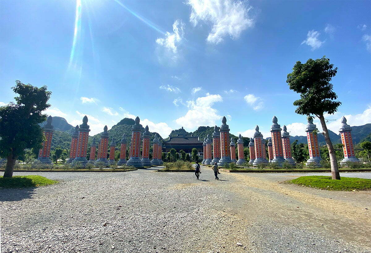 Vườn cột kinh chùa Tam Chúc