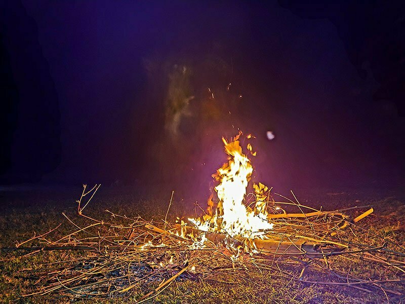 Nổi lửa nướng mọi thứ