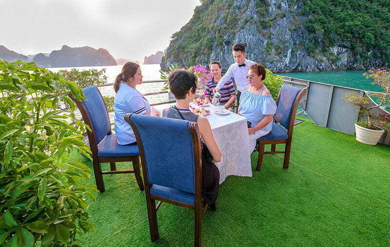 tour du lịch hạ long ăn trưa