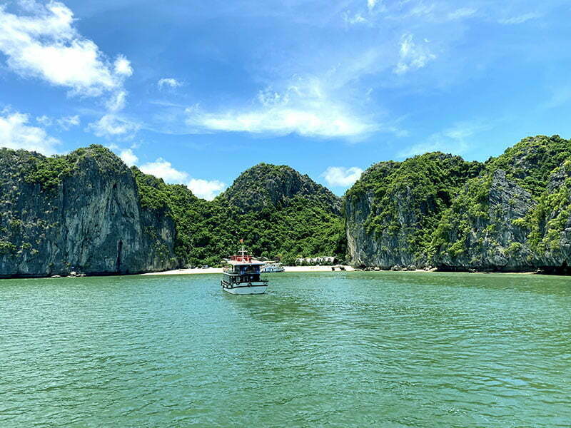 Đảo Tháp Nghiêng Cát Bà