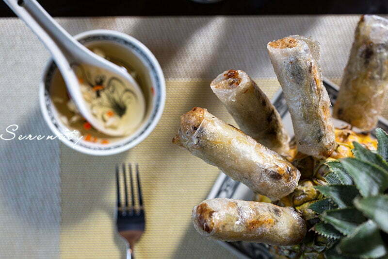 Món nem truyền thống trong bữa trưa