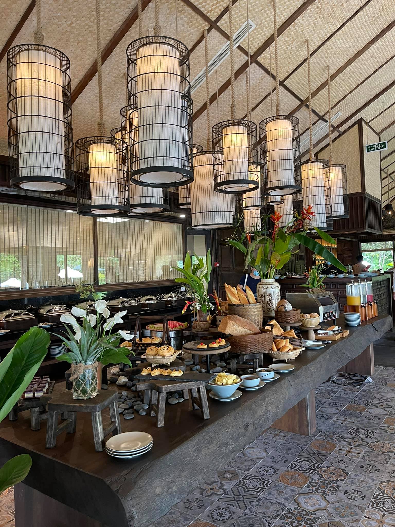 quầy buffet sáng