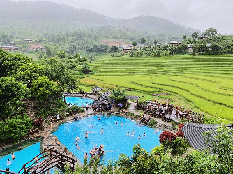 Suối khoáng nóng Trạm Tấu