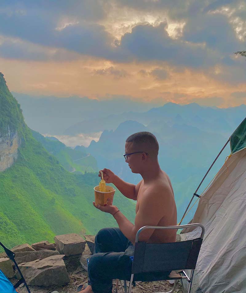 ăn mỳ tôm buổi sáng ăn mỳ tôm buổi sáng