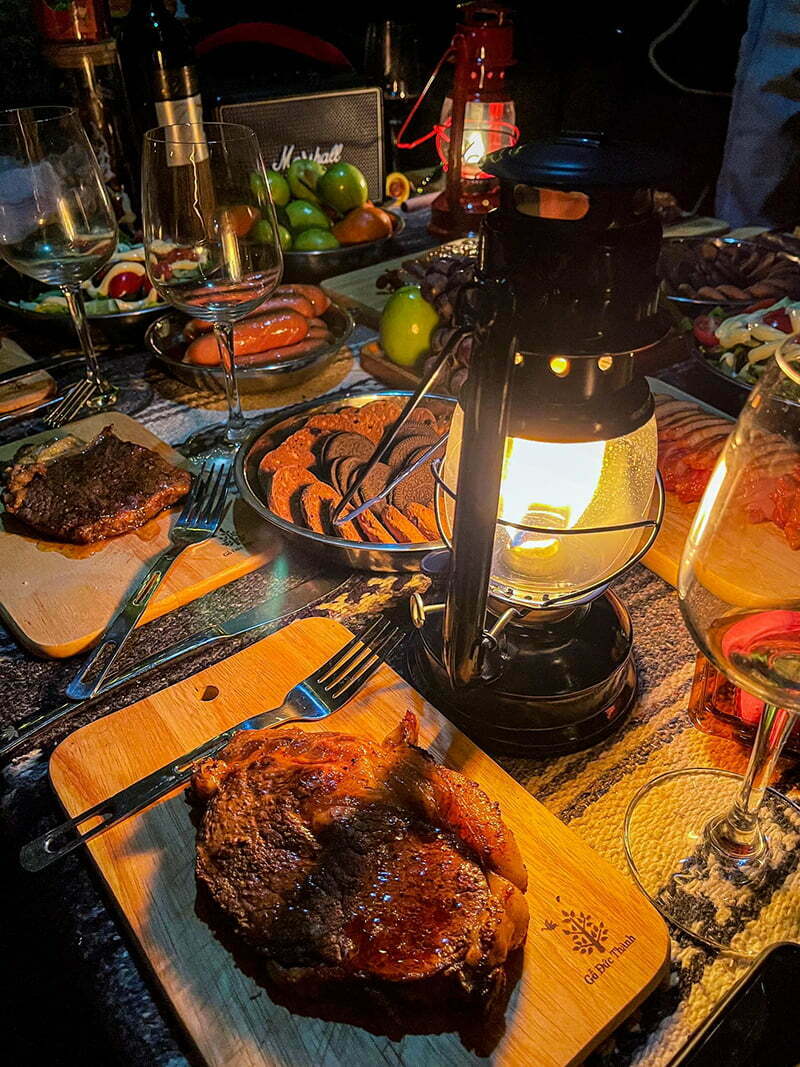 thưởng thức thịt bò rượu vang thưởng thức thịt bò rượu vang