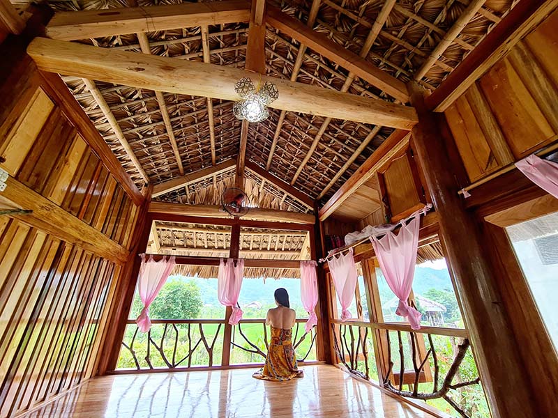 Phía trong phòng Xoan