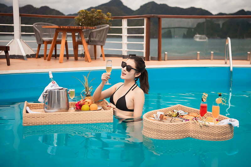 check in tour du thuyền tết check in tour du thuyền tết