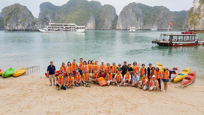 Tour Cát Bà dành cho khách nước ngoài Tour Cát Bà dành cho khách nước ngoài