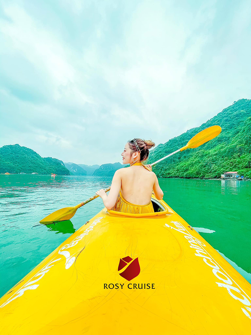 chèo kayak vịnh lan hạ